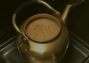 شاي هندي بالحليب والزنجبيل (الكراك)