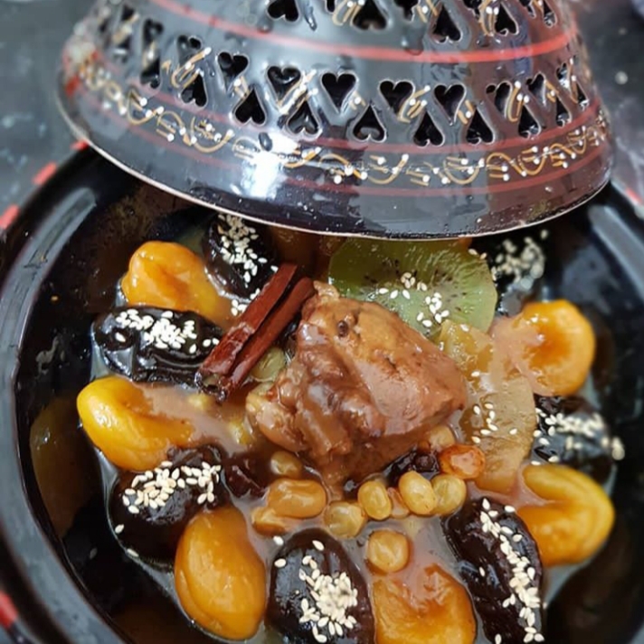 الطاجين الحلو الطبق الأول في مائدة إفطار رمضان عند الجزائريين 